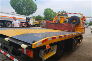 港南区附近拖车电话号码服务