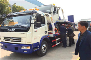 港南区汽车道路救援拖车价格